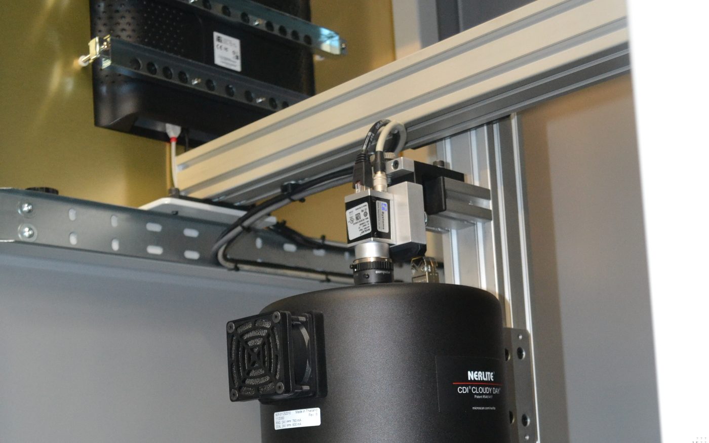 Precision optics and lens setup for depth-from-focus measurement